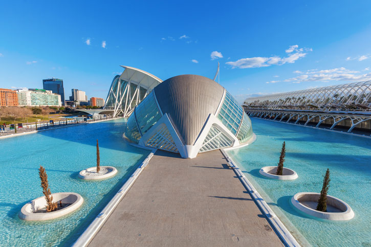 how to get from madrid to valencia by train
